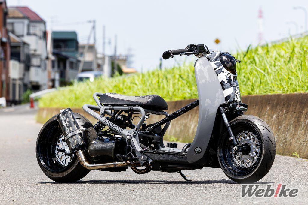La especificación «Metruck»: Honda ZOOMER Custom por SCR_WORKS