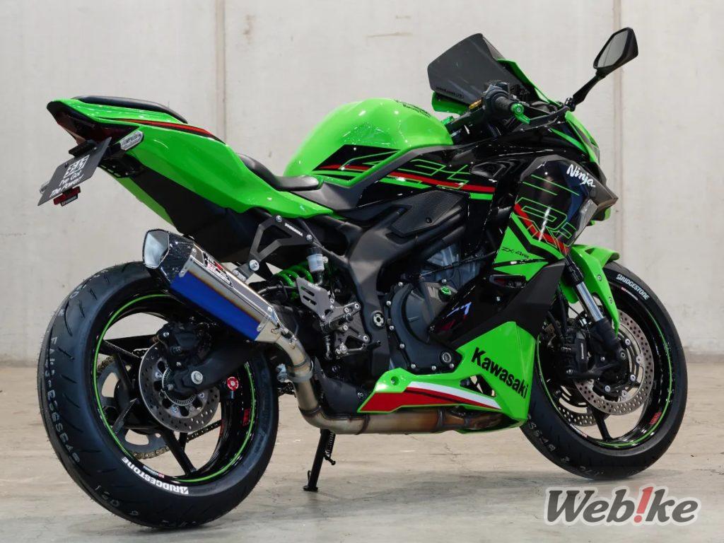 ¡YOSHIMURA Custom ZX-4R & 25R con el nuevo escape Cyclone visto en el Salón de Tokio! [Salón de la Moto 2024]