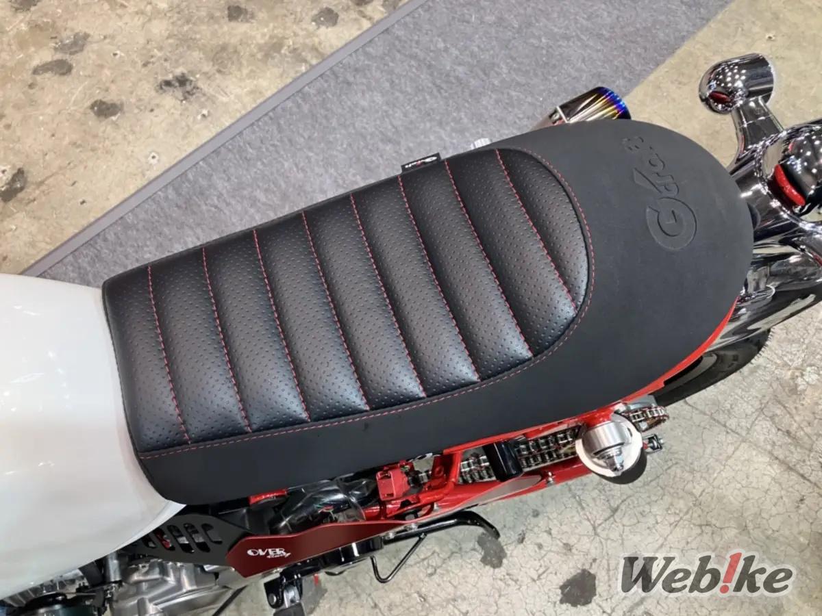 G-Craft tuck 'n roll seat equipped on Monkey 125