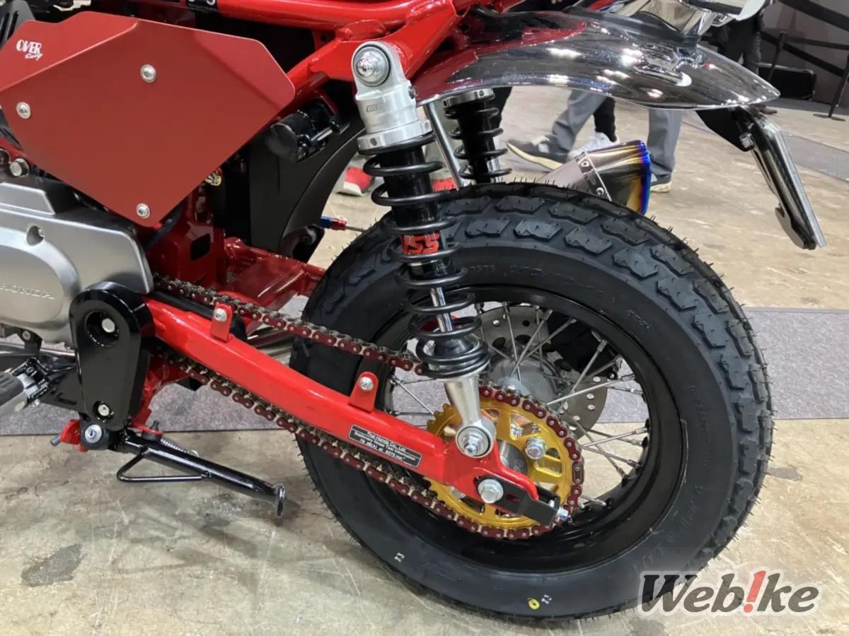 Spoke wheel, YSS suspension, custom sprocket and chain on Monkey 125